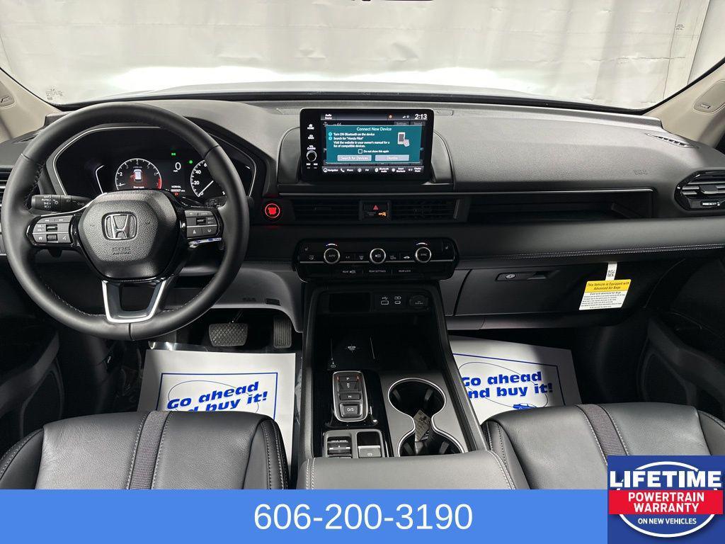 new 2025 Honda Pilot car, priced at $49,050