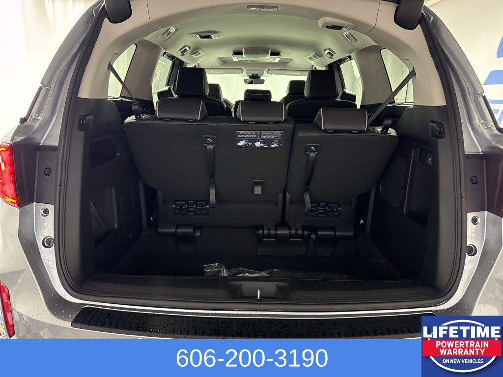 new 2026 Honda Odyssey car, priced at $50,190