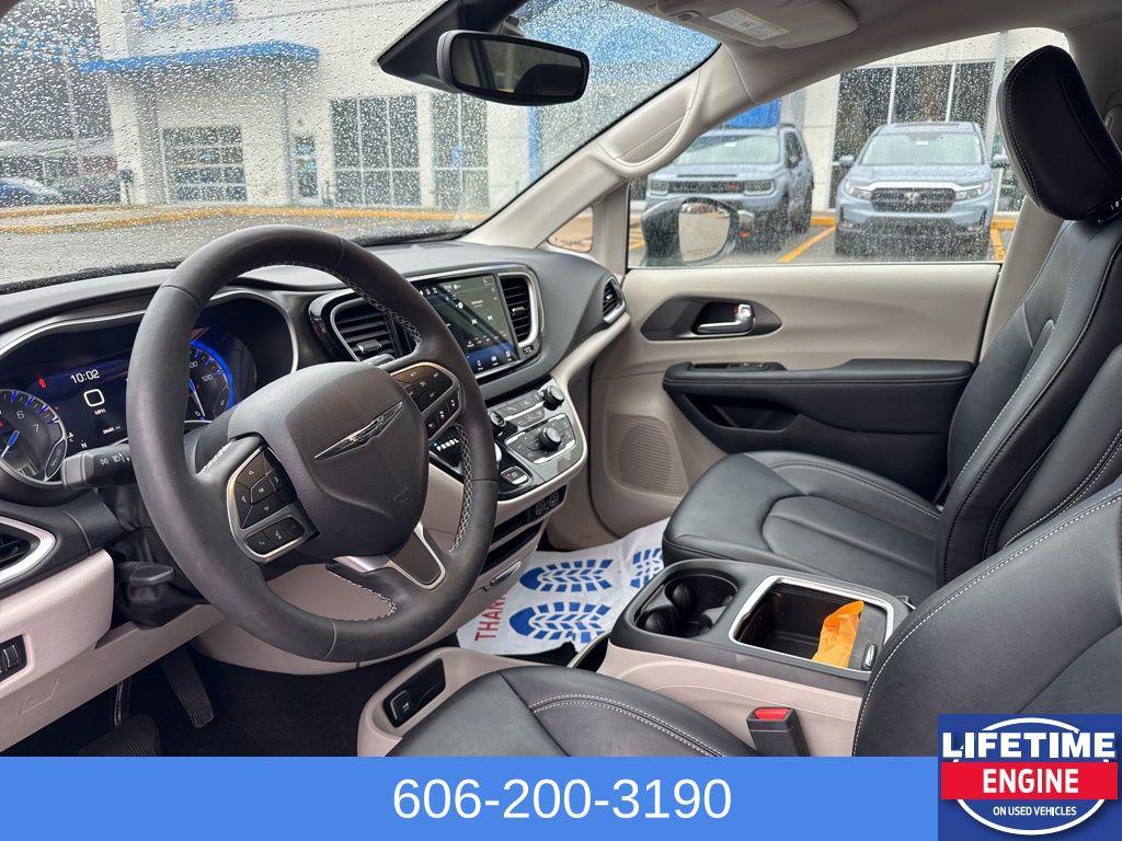 used 2024 Chrysler Pacifica car, priced at $29,362