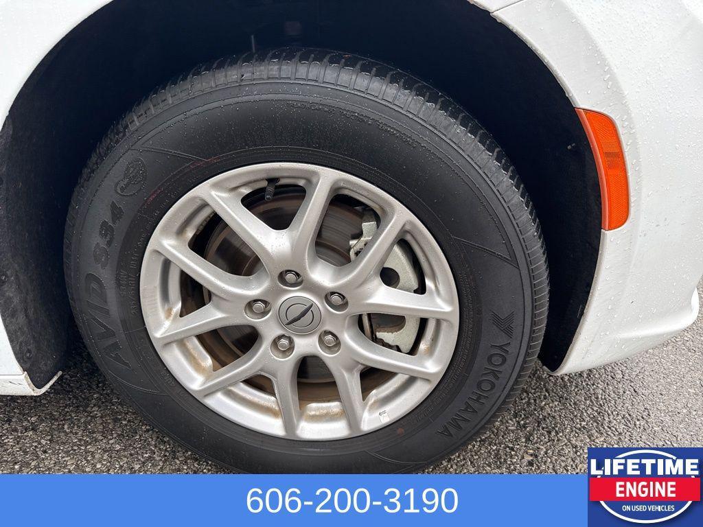 used 2024 Chrysler Pacifica car, priced at $29,362