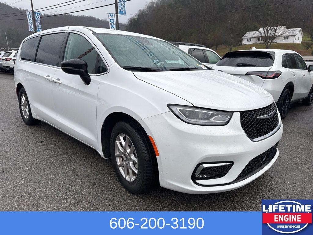 used 2024 Chrysler Pacifica car, priced at $29,362