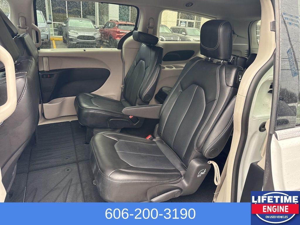 used 2024 Chrysler Pacifica car, priced at $29,362