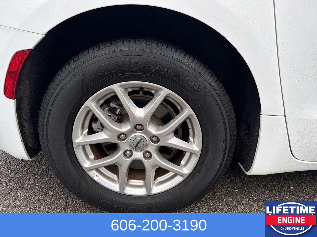 used 2024 Chrysler Pacifica car, priced at $29,362