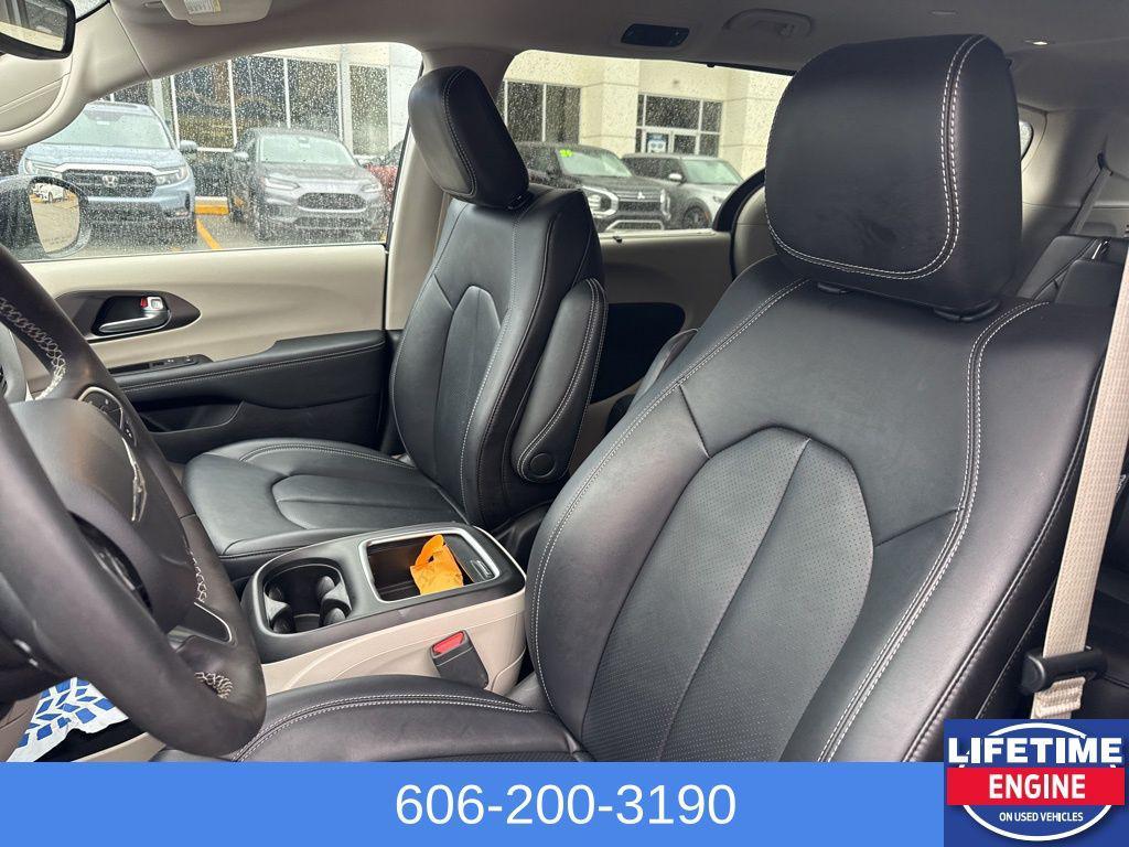used 2024 Chrysler Pacifica car, priced at $29,362