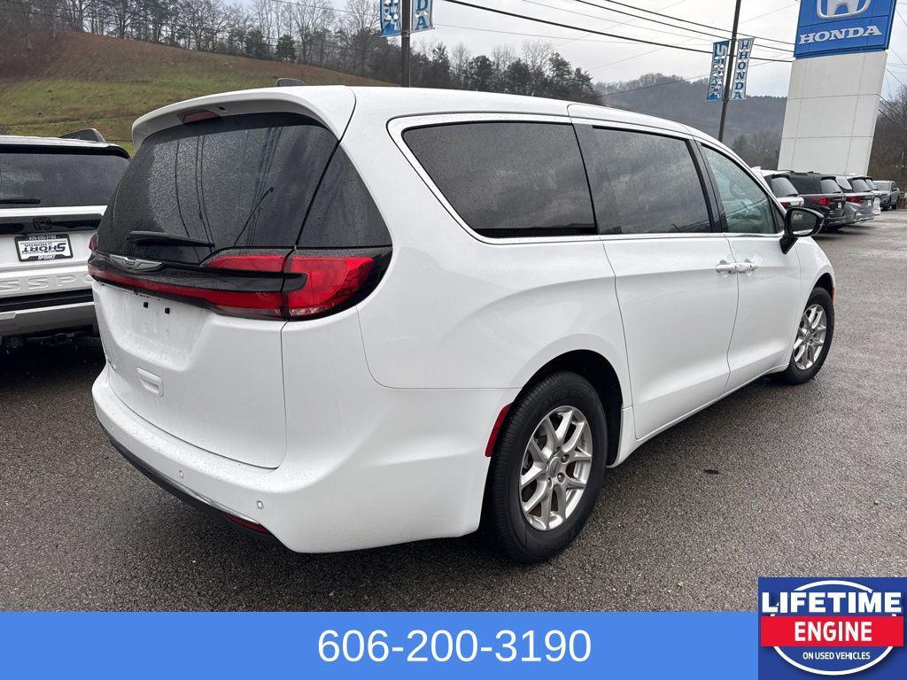used 2024 Chrysler Pacifica car, priced at $29,362