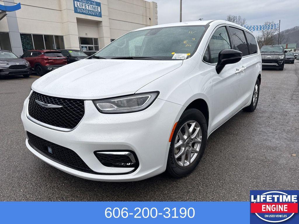 used 2024 Chrysler Pacifica car, priced at $29,705