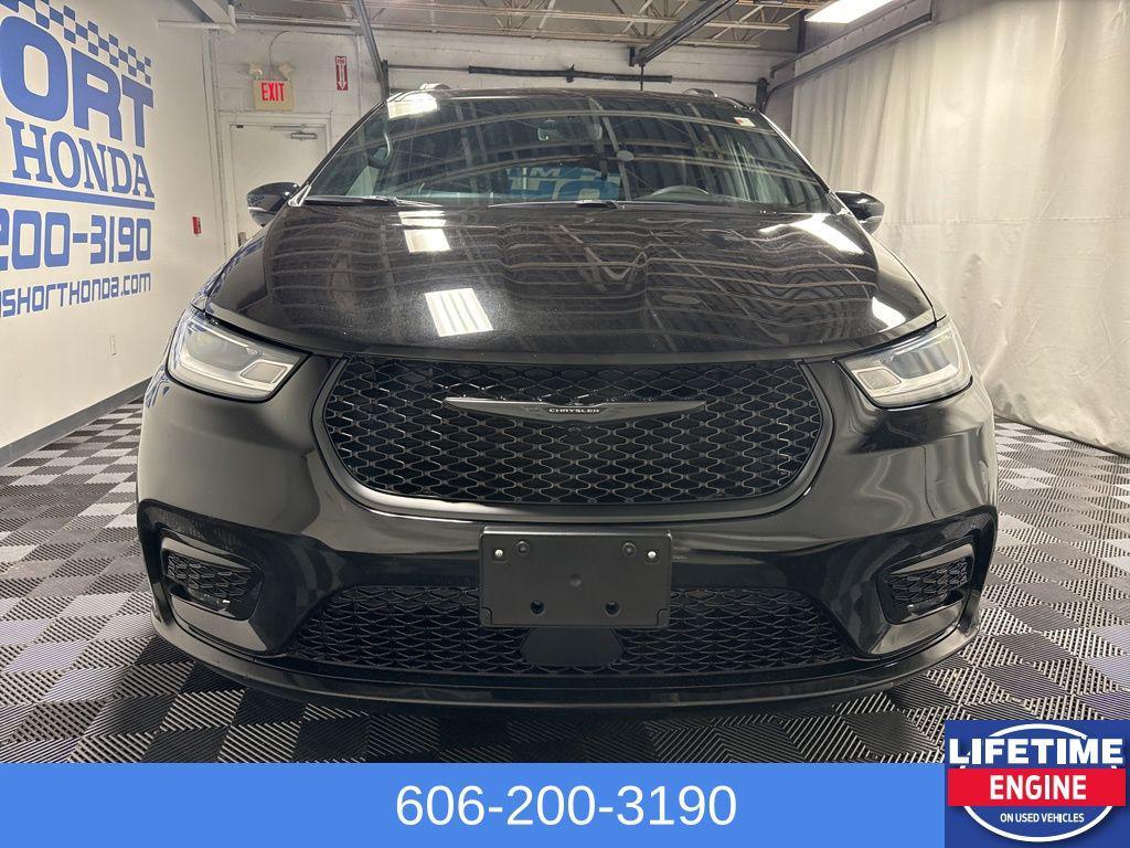 used 2025 Chrysler Pacifica car, priced at $33,500