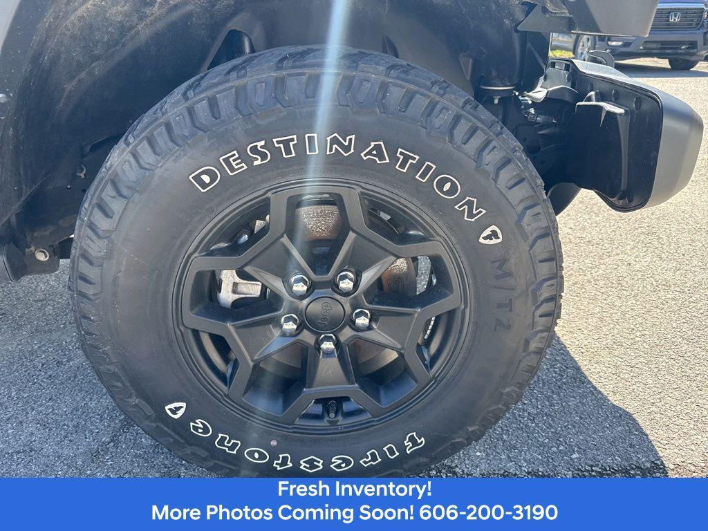 used 2022 Jeep Gladiator car, priced at $29,104