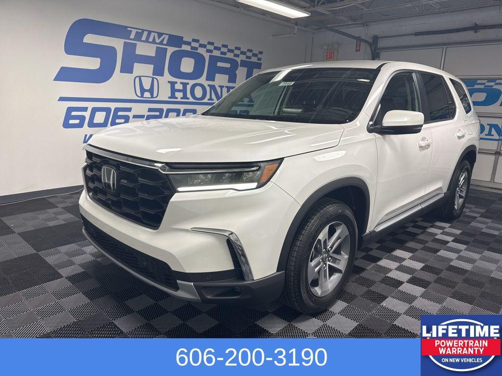 new 2025 Honda Pilot car, priced at $44,780