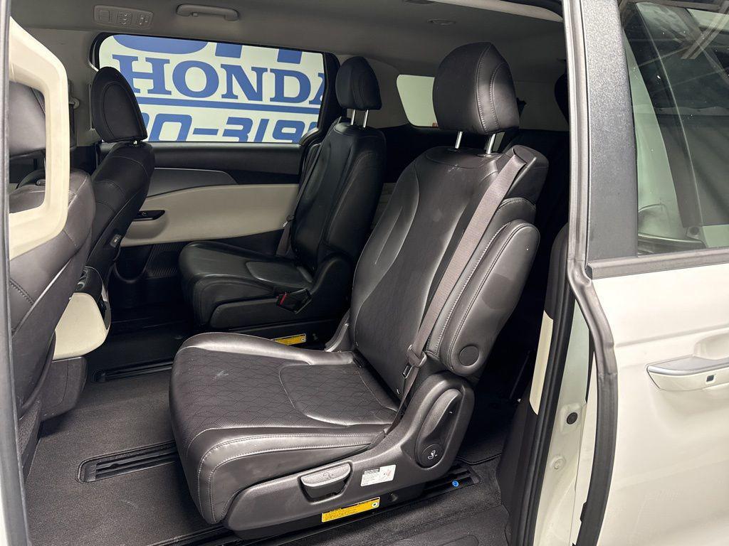 used 2022 Kia Carnival car, priced at $19,523