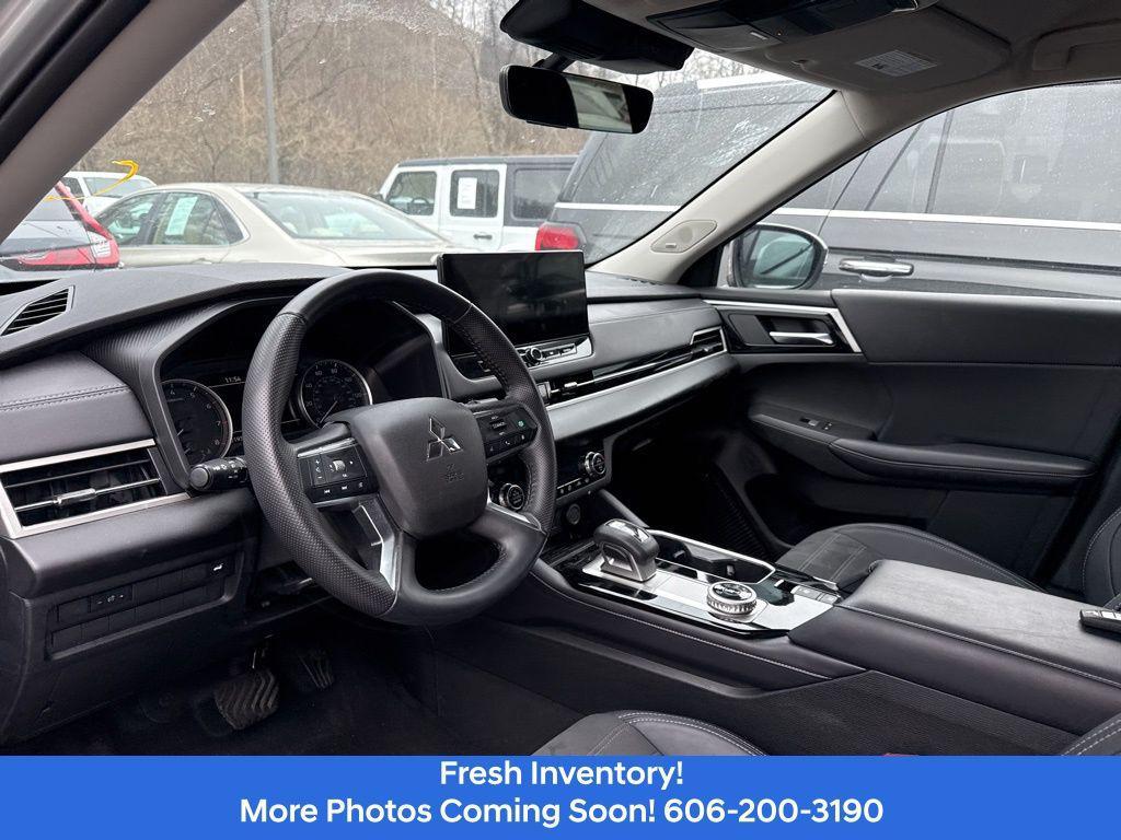 used 2025 Mitsubishi Outlander car, priced at $27,702