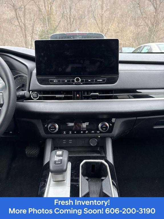 used 2025 Mitsubishi Outlander car, priced at $27,702