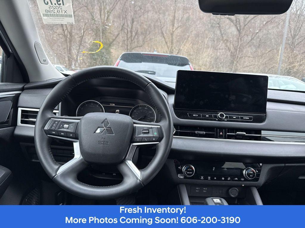 used 2025 Mitsubishi Outlander car, priced at $27,702