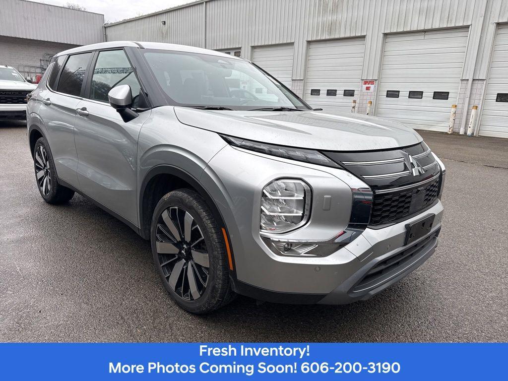 used 2025 Mitsubishi Outlander car, priced at $27,702