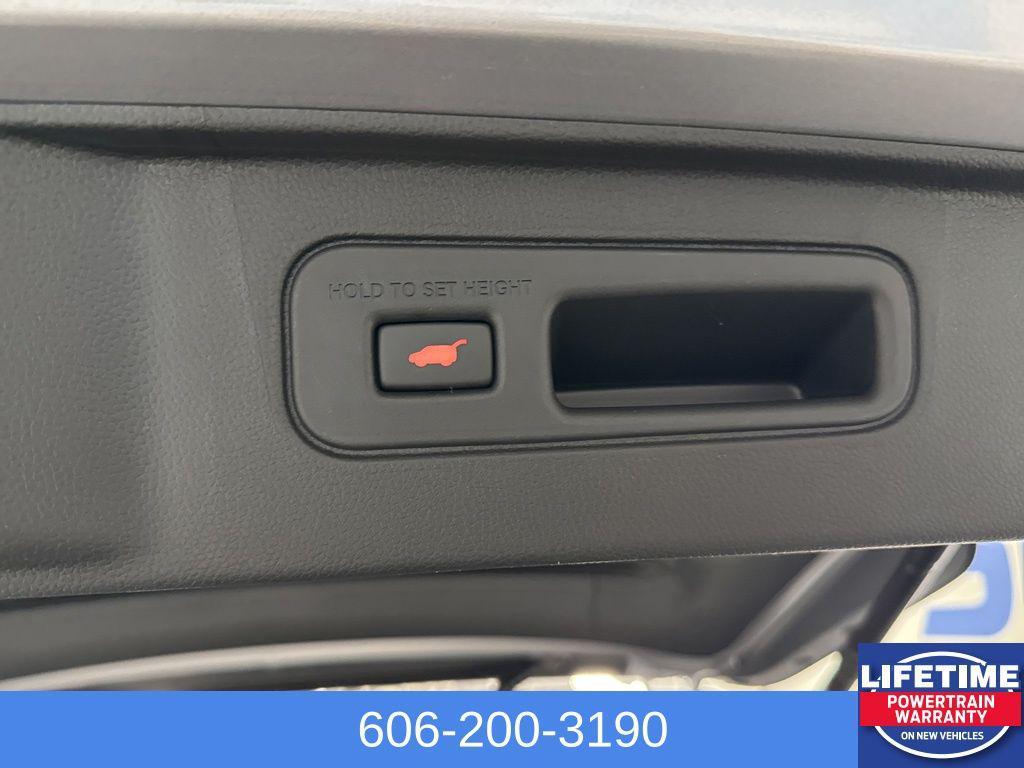 new 2025 Honda Pilot car, priced at $50,495