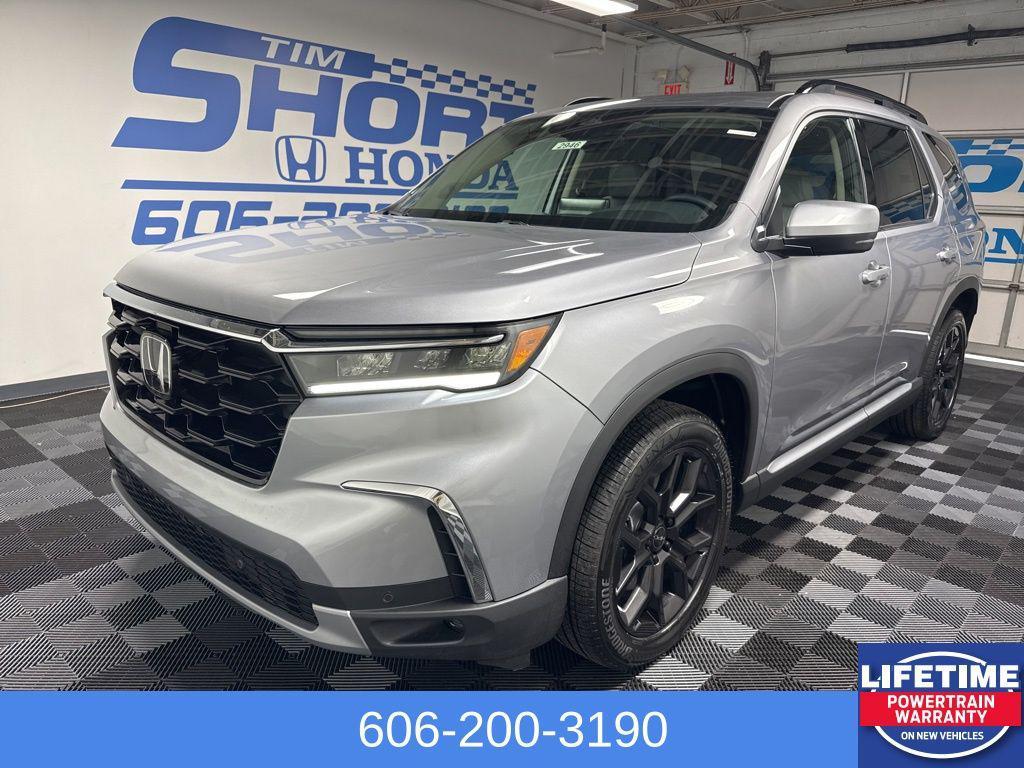 new 2025 Honda Pilot car, priced at $50,495