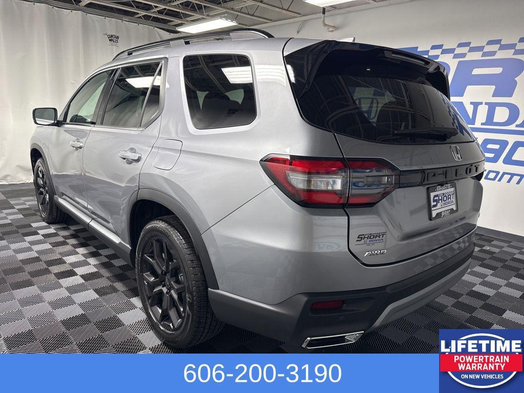 new 2025 Honda Pilot car, priced at $50,495