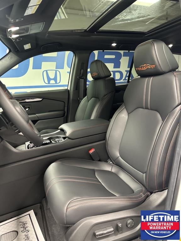 new 2025 Honda Pilot car, priced at $50,950