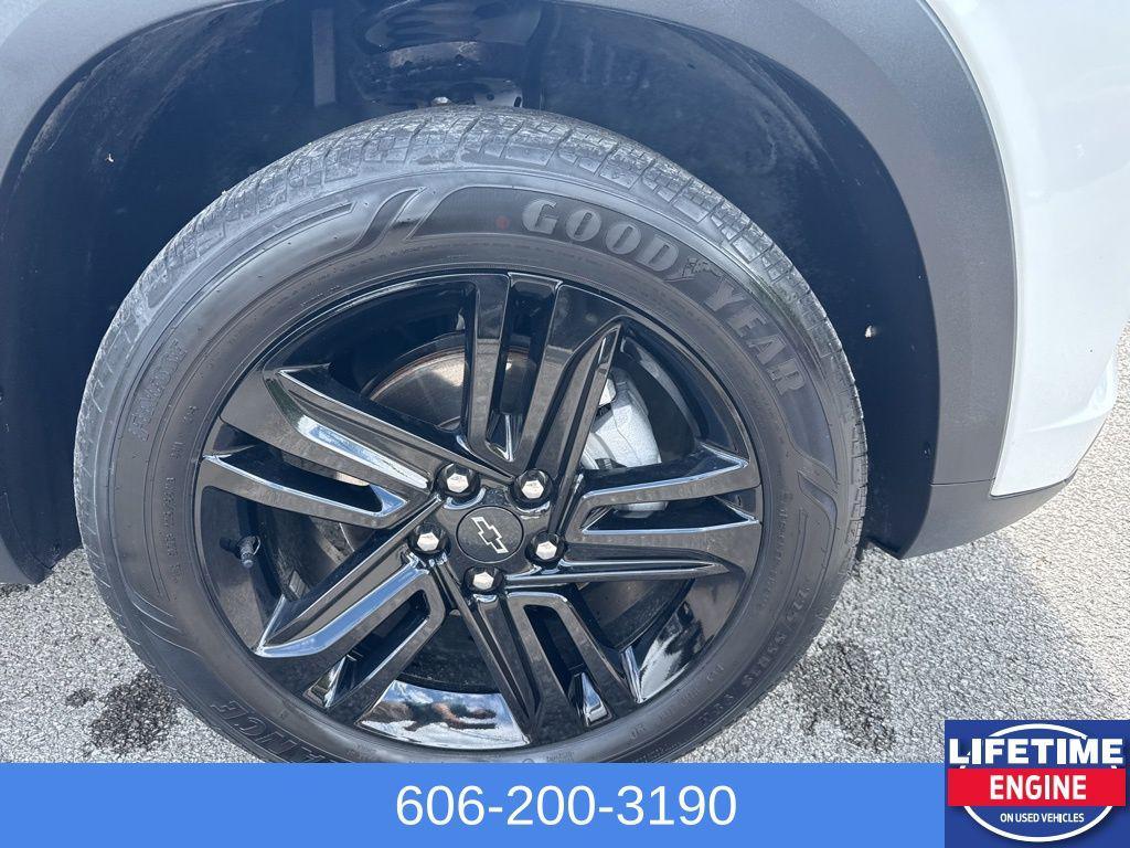 used 2025 Chevrolet Trax car, priced at $24,420