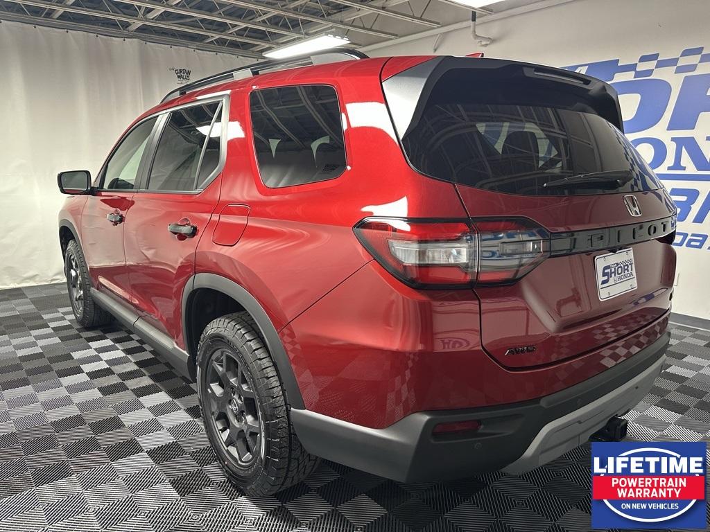 new 2025 Honda Pilot car, priced at $50,950