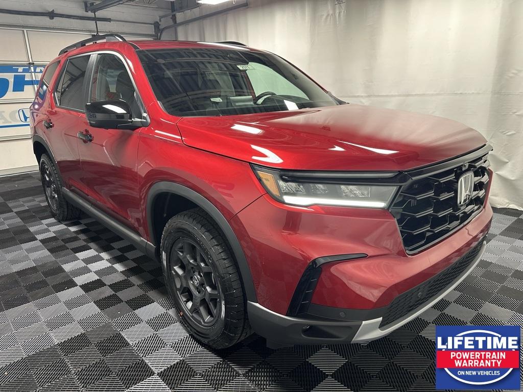 new 2025 Honda Pilot car, priced at $50,950