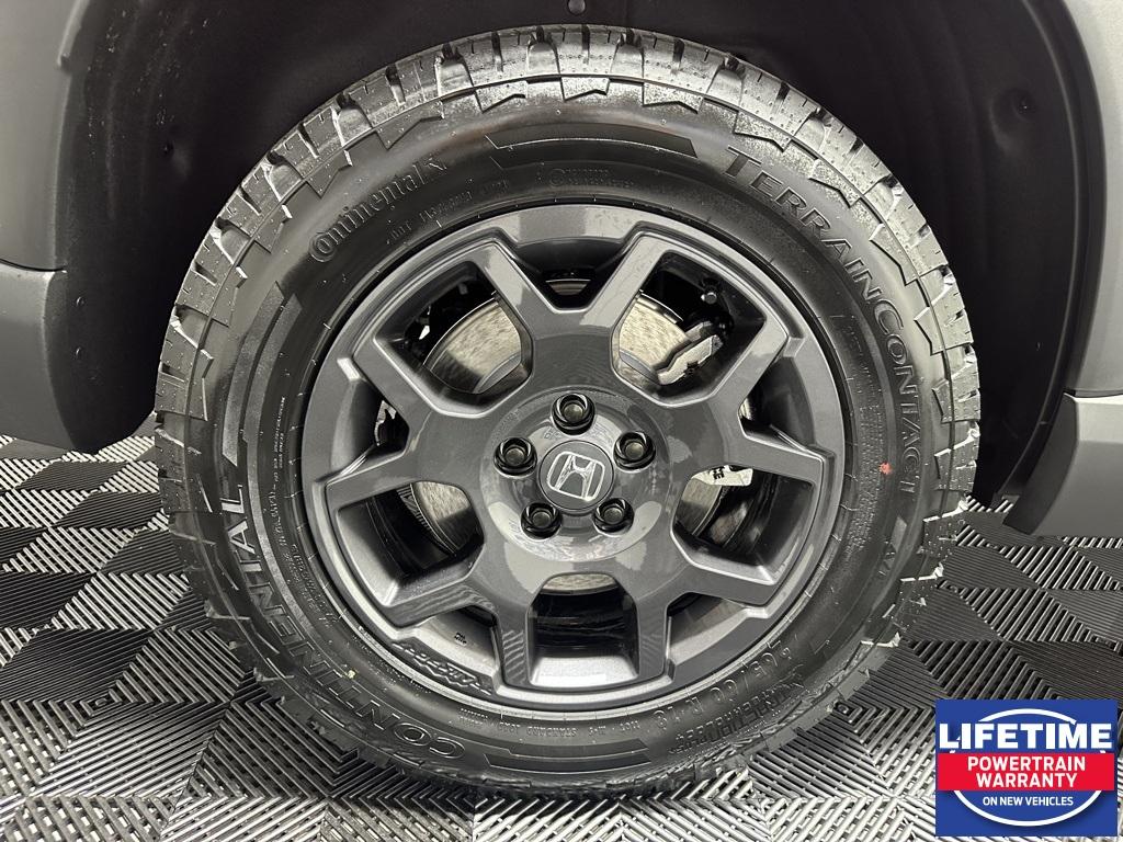 new 2025 Honda Pilot car, priced at $50,950