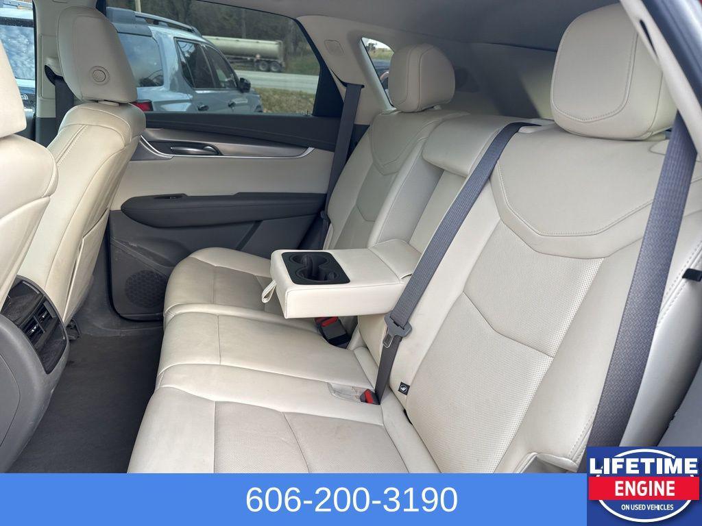 used 2023 Cadillac XT5 car, priced at $30,838