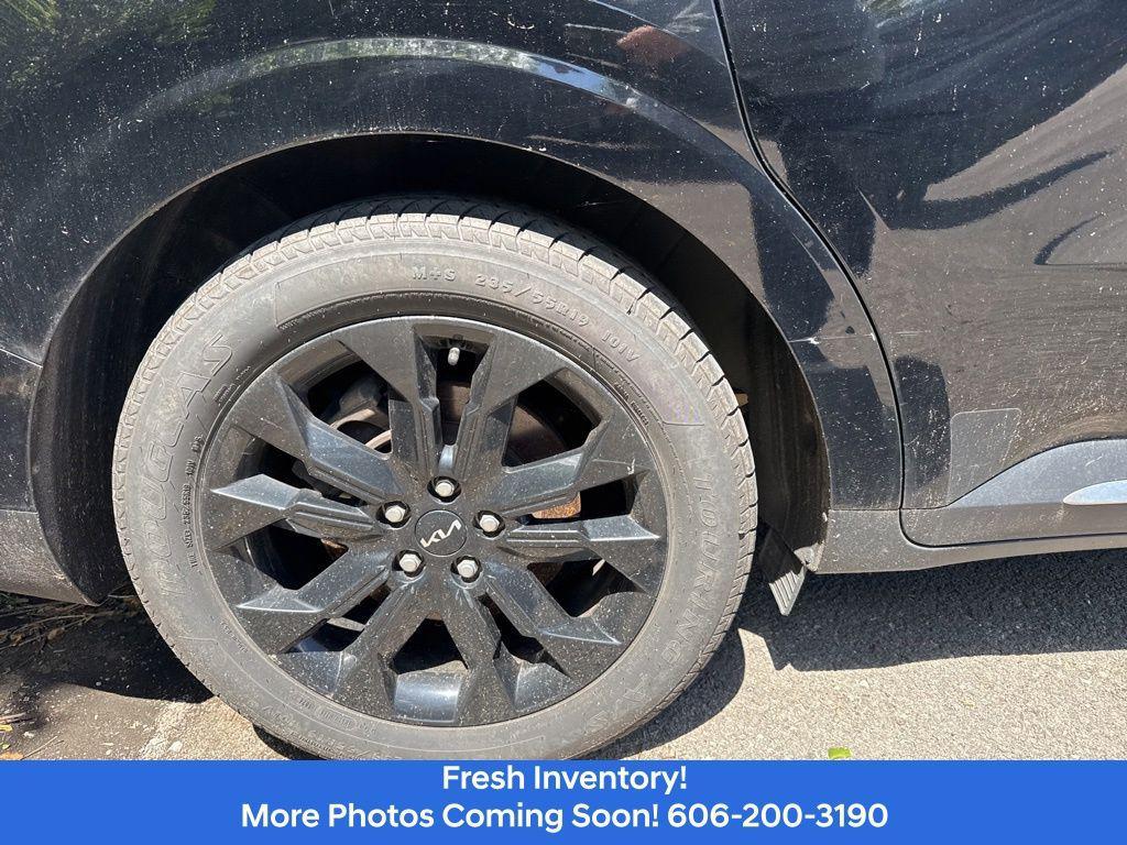 used 2022 Kia Carnival car, priced at $30,615