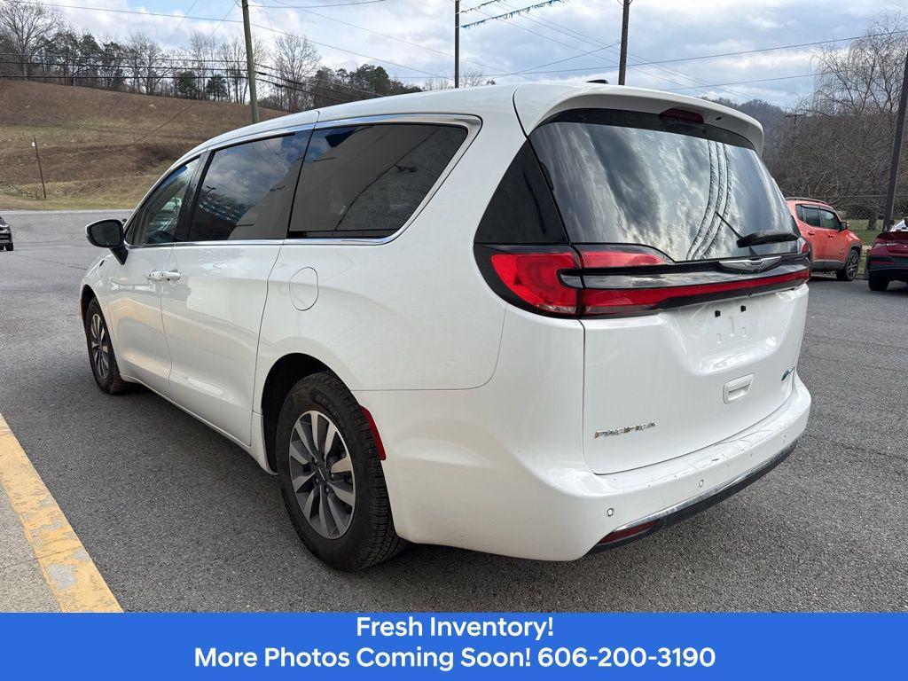 used 2023 Chrysler Pacifica Hybrid car, priced at $25,000