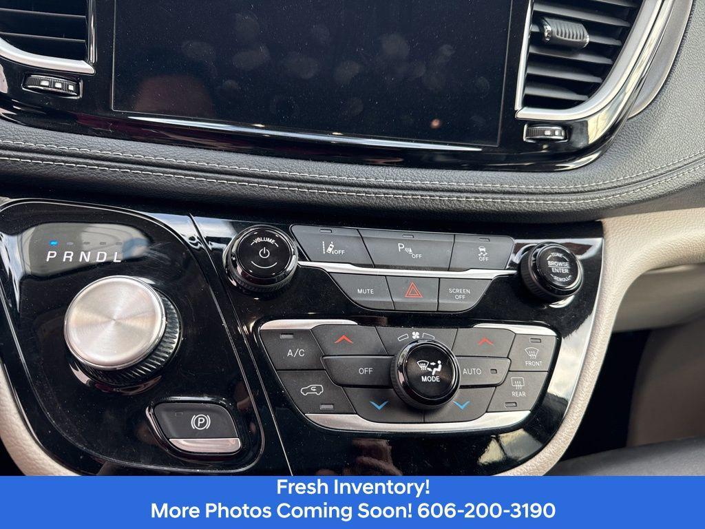 used 2023 Chrysler Pacifica Hybrid car, priced at $25,000