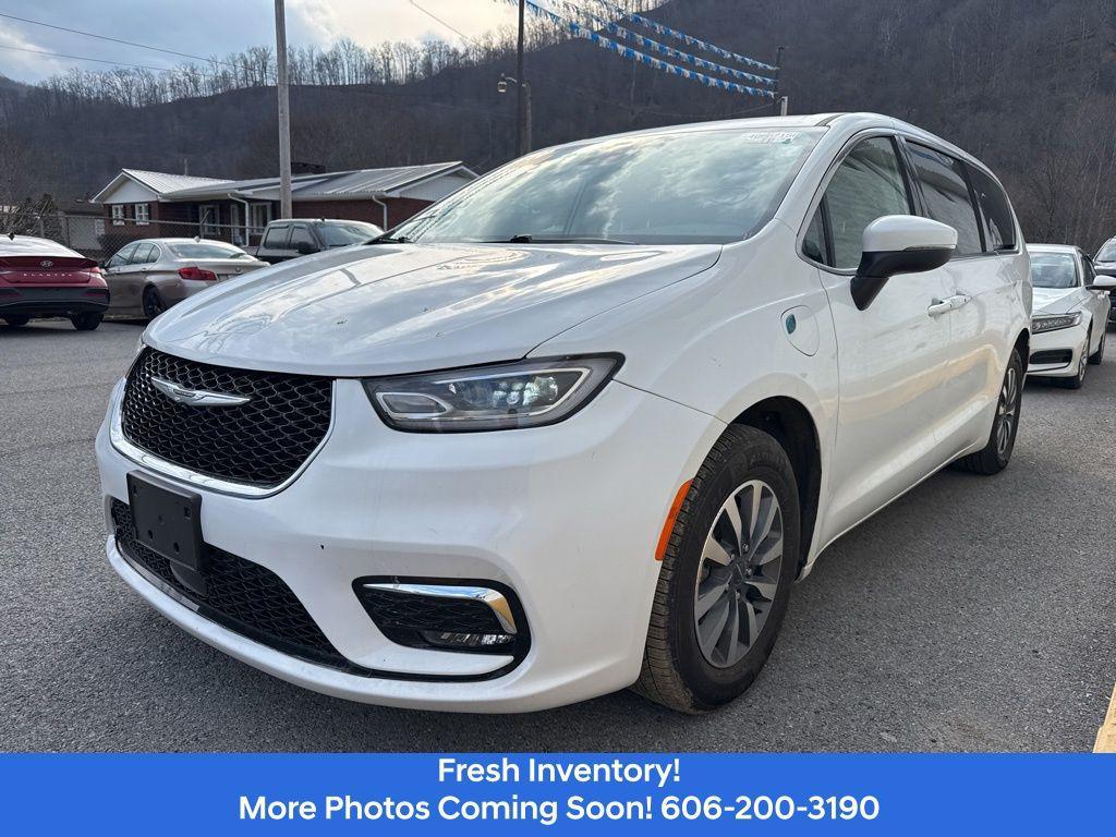 used 2023 Chrysler Pacifica Hybrid car, priced at $25,000