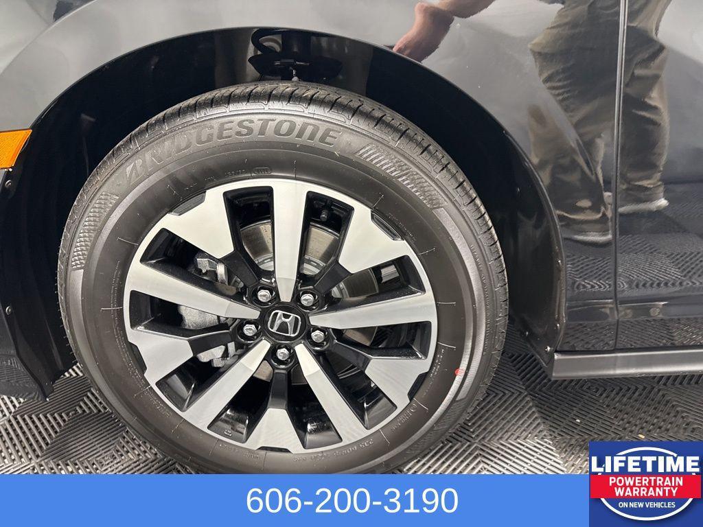 new 2026 Honda Odyssey car, priced at $42,290