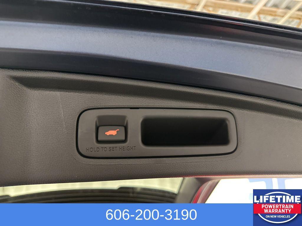 new 2026 Honda CR-V Hybrid car, priced at $40,675