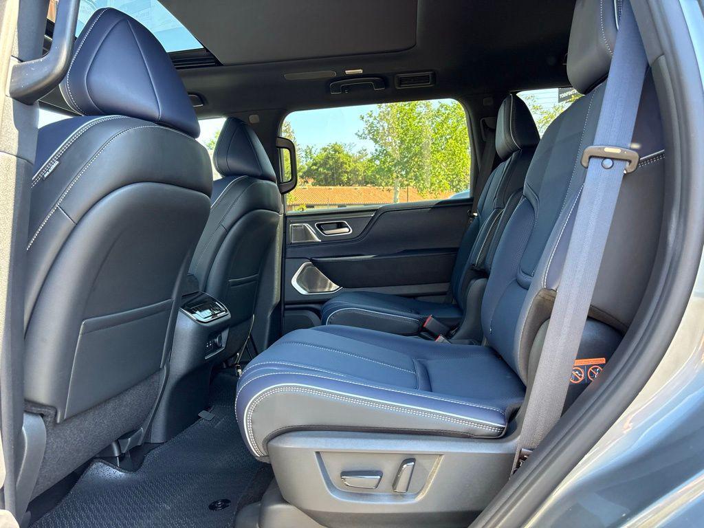 new 2026 INFINITI QX80 car, priced at $97,320