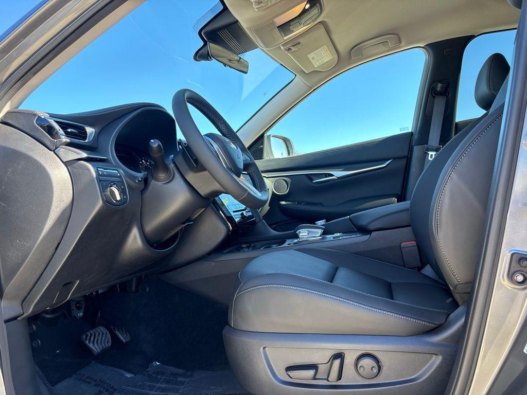 new 2025 INFINITI QX50 car, priced at $38,085