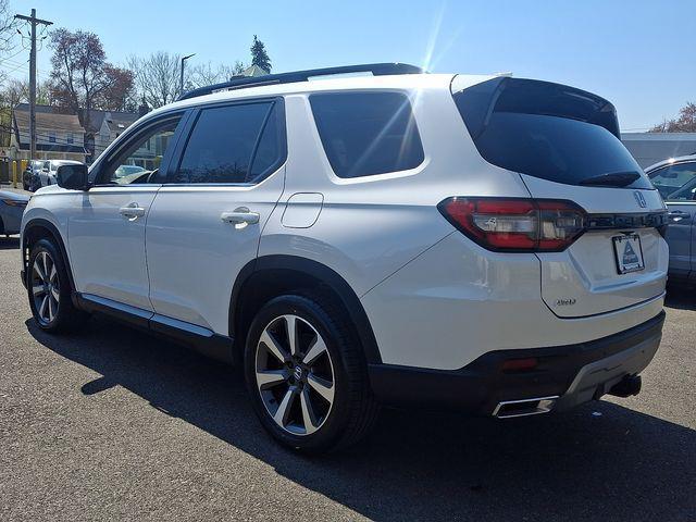 used 2025 Honda Pilot car, priced at $44,799
