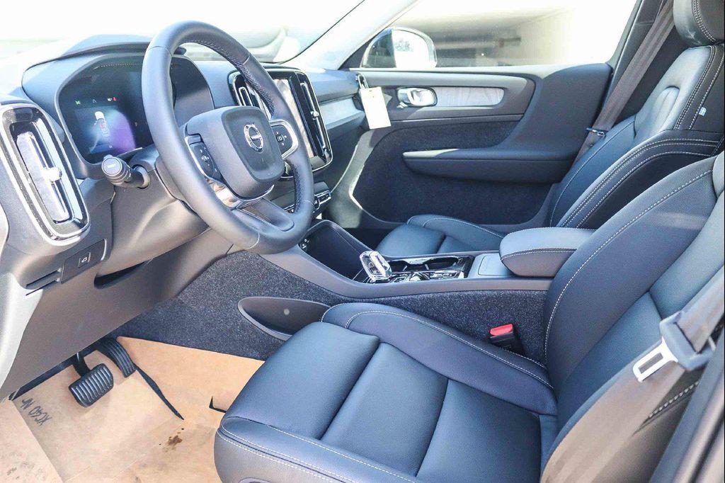 new 2026 Volvo XC40 car