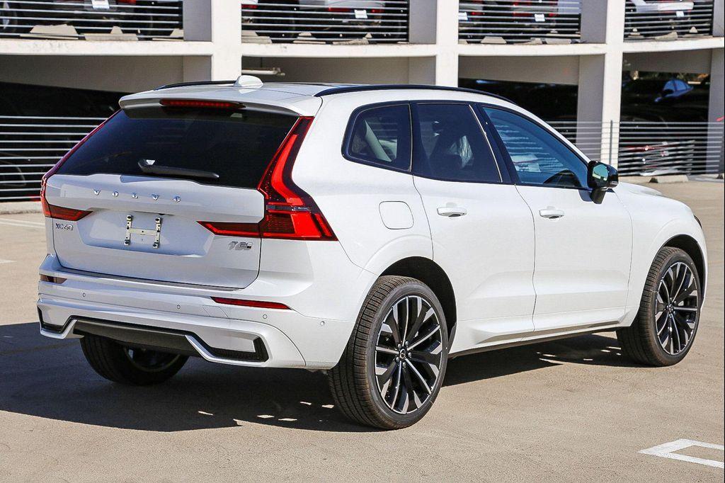new 2026 Volvo XC60 Plug-In Hybrid car, priced at $75,960