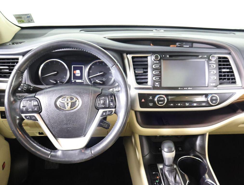 used 2018 Toyota Highlander car, priced at $24,219