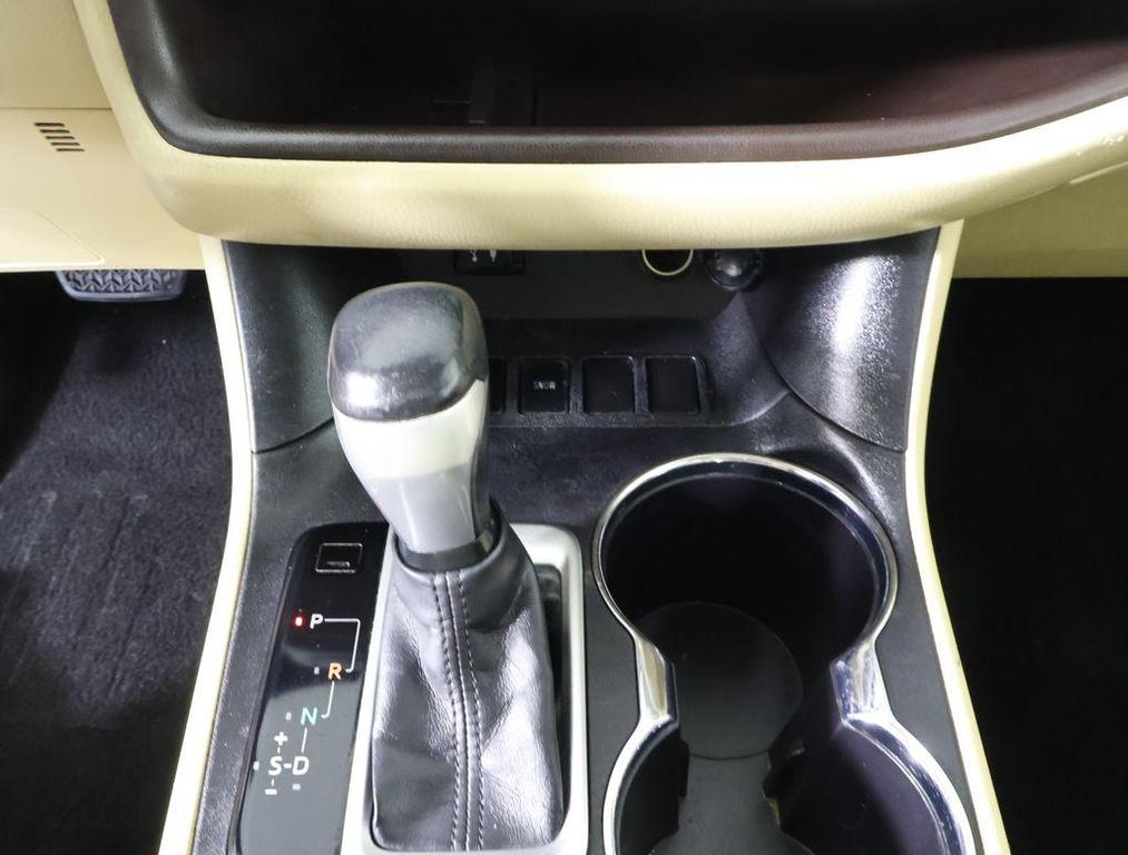 used 2015 Toyota Highlander car, priced at $10,994