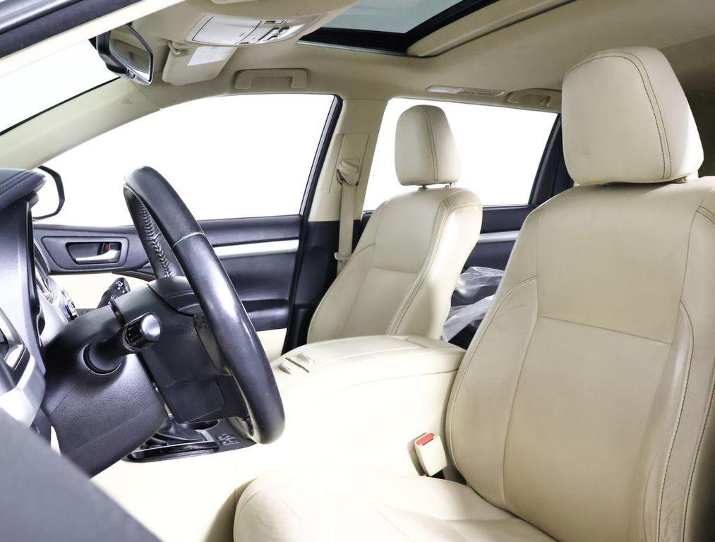 used 2015 Toyota Highlander car, priced at $10,994