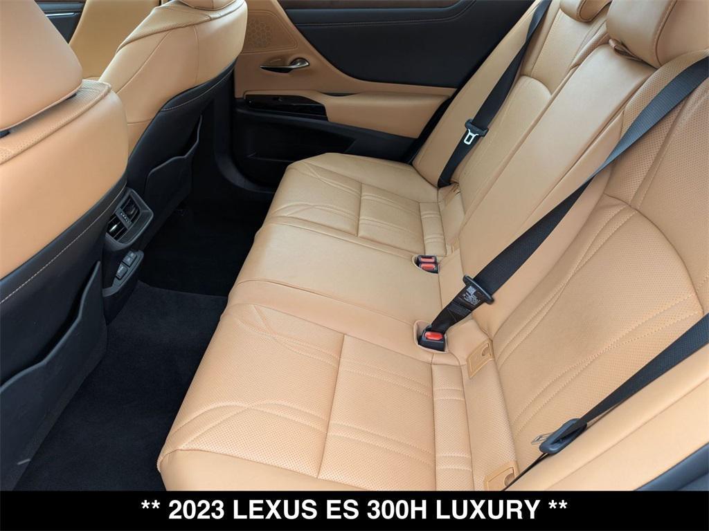 used 2023 Lexus ES 300h car, priced at $41,000