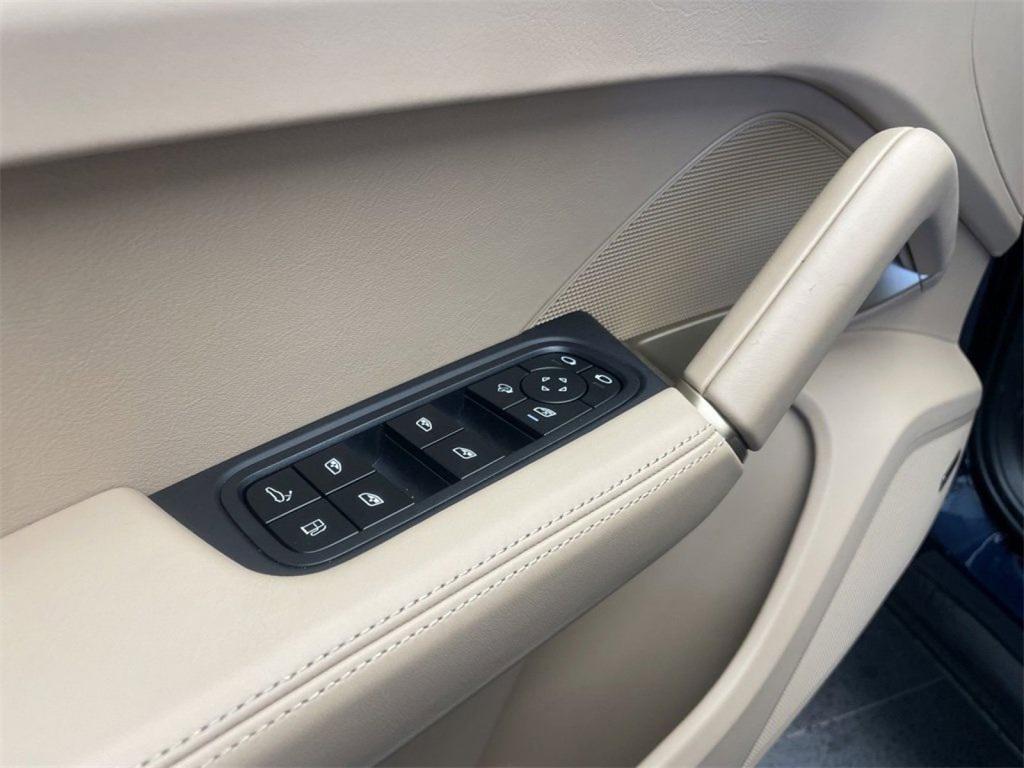 used 2025 Porsche Cayenne car, priced at $99,981