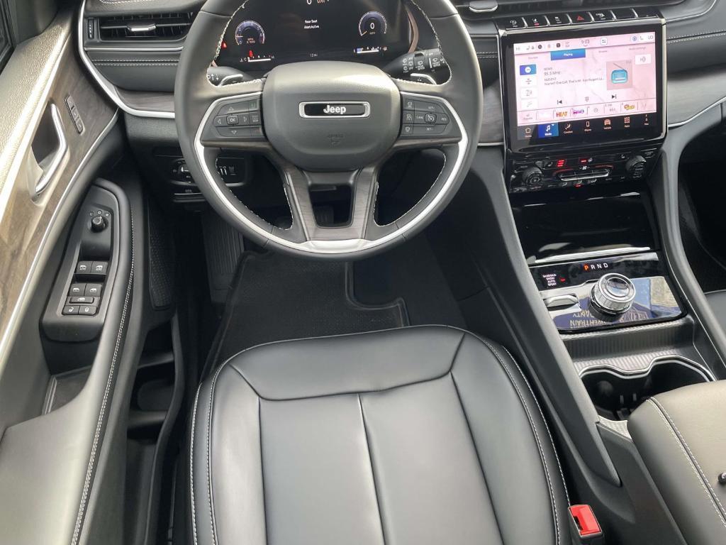 new 2025 Jeep Grand Cherokee car, priced at $45,123