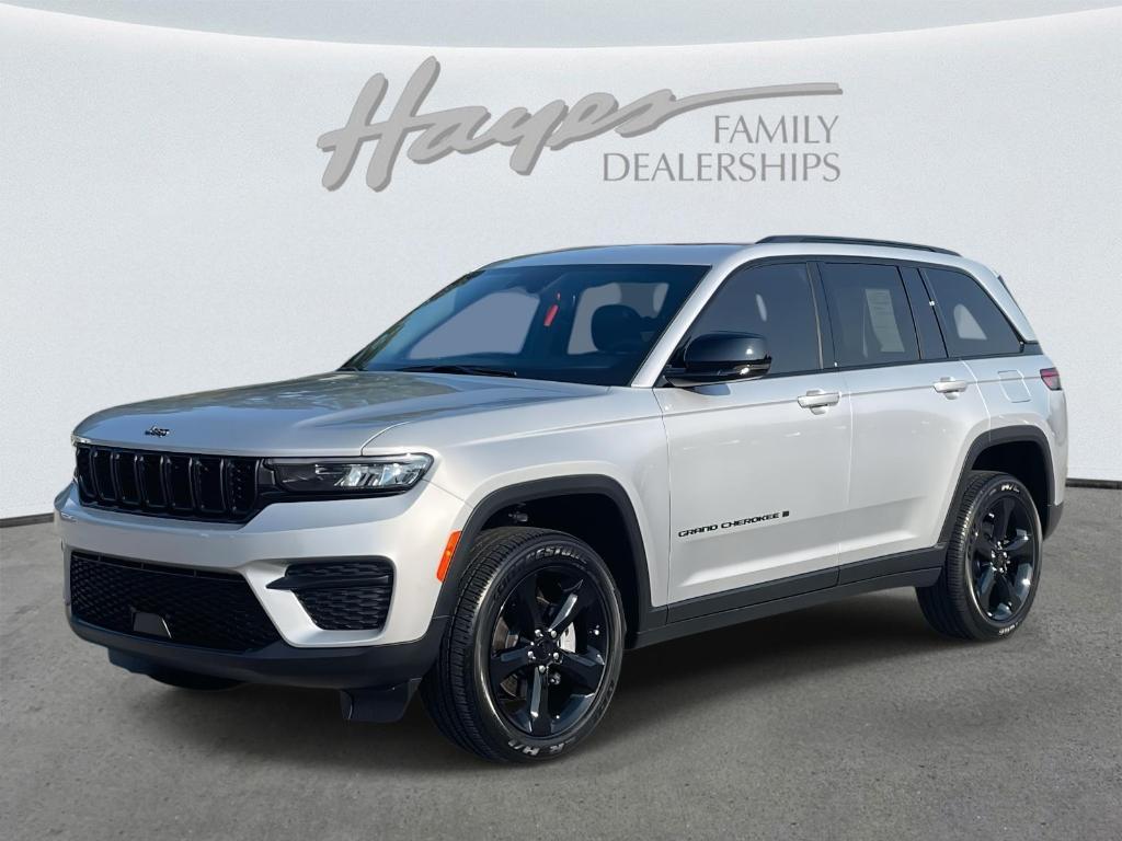 used 2025 Jeep Grand Cherokee car, priced at $34,795