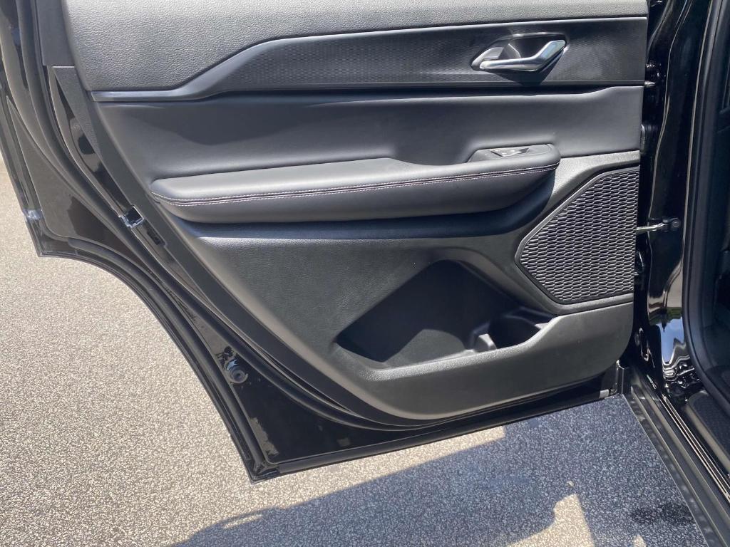 new 2025 Jeep Grand Cherokee L car, priced at $39,768