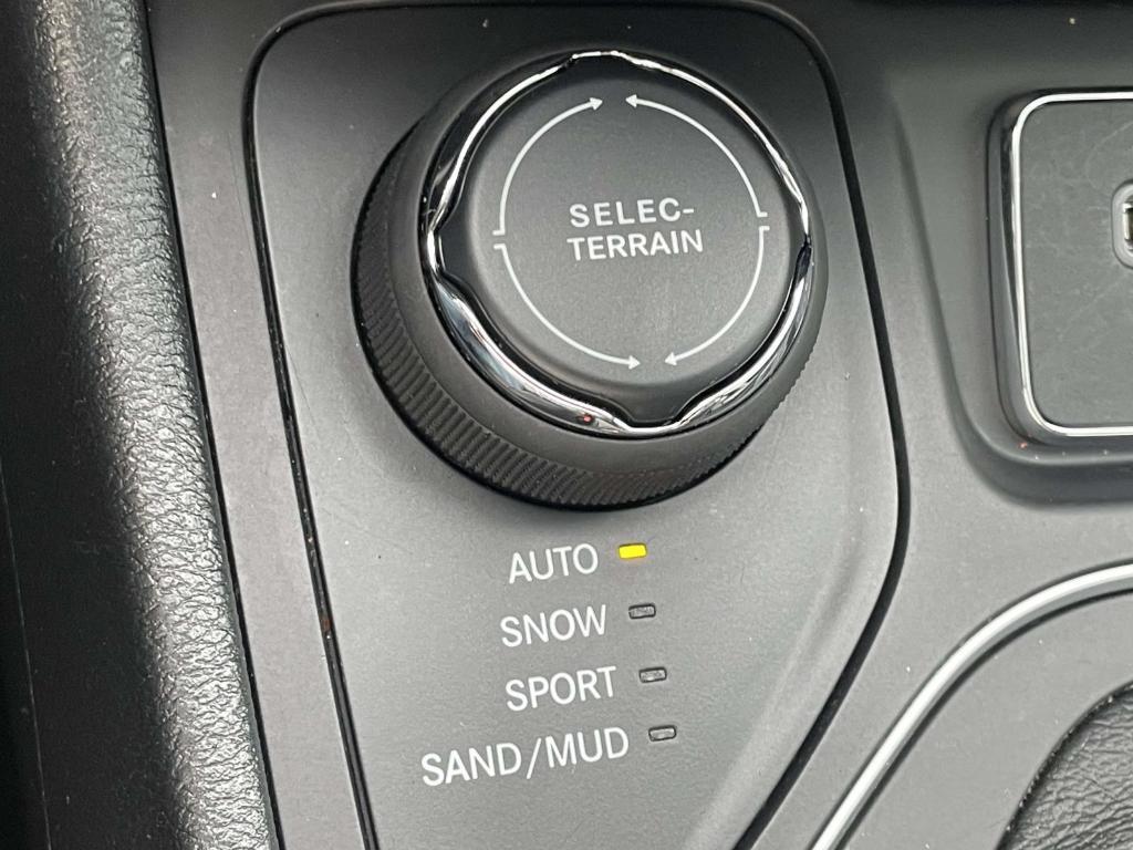 used 2022 Jeep Cherokee car, priced at $22,890