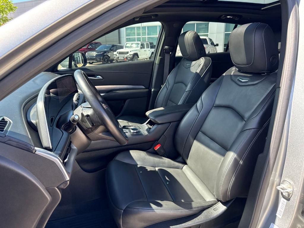 used 2025 Cadillac XT4 car, priced at $33,963