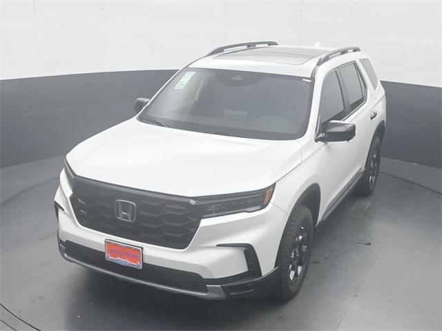 new 2025 Honda Pilot car, priced at $49,855