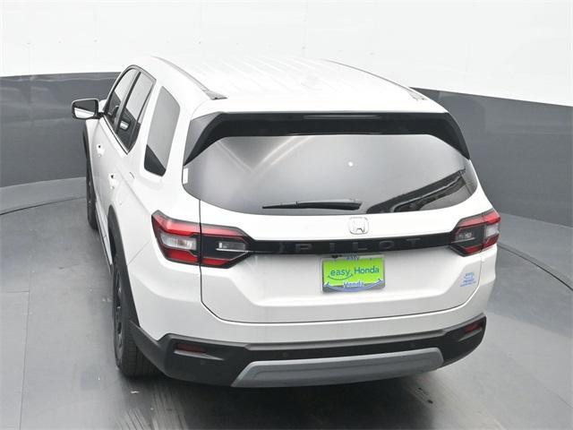 new 2025 Honda Pilot car, priced at $45,019